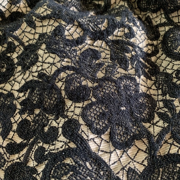 AQUA size M black and nude lace skirt , used but great condition - Picture 4 of 4